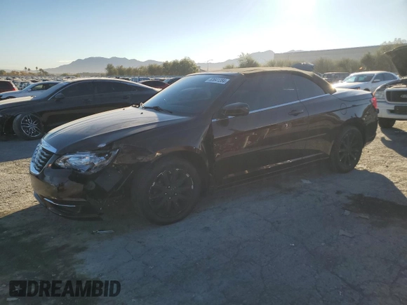2013 Chrysler 200 Touring z VIN 1C3BCBEG2DN703954, wystawiony jako Copart lot #83641284 z przebiegiem 110 184 mil mil oraz Szkoda całkowita • Salvage title. Historia ofert i sprzedaży dostępna na DreamBid. Obrazek 1.