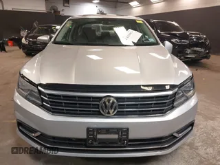 2016 Volkswagen Passat SE z VIN 1VWBT7A30GC020823, wystawiony jako IAAI lot #42204074 z przebiegiem 87 784 mil mil oraz . Historia ofert i sprzedaży dostępna na DreamBid. Obrazek 12.