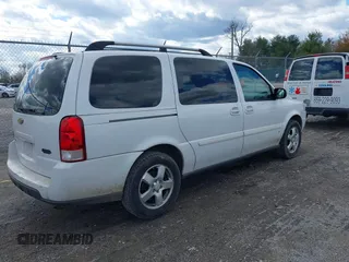 2008 Chevrolet Uplander 1LT z VIN 1GNDV33108D101611, wystawiony jako IAAI lot #41890366 z przebiegiem 243 569 mil mil oraz . Historia ofert i sprzedaży dostępna na DreamBid. Obrazek 4.