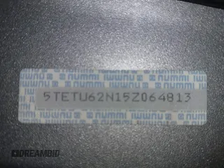 2005 Toyota Tacoma PreRunner z VIN 5TETU62N15Z064813, wystawiony jako IAAI lot #41353526 z przebiegiem 172 318 mil mil oraz . Historia ofert i sprzedaży dostępna na DreamBid. Obrazek 9.