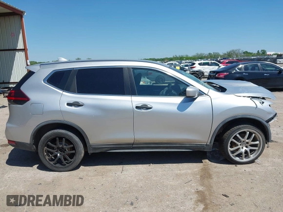 2018 Nissan Rogue SV z VIN KNMAT2MV0JP520818, wystawiony jako IAAI lot #42029891 z przebiegiem Nie podano mil oraz . Historia ofert i sprzedaży dostępna na DreamBid. Obrazek 12.