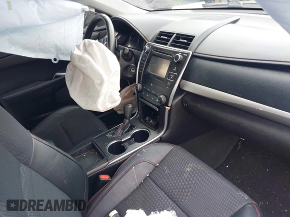 2015 Toyota Camry XLE z VIN 4T1BF1FK3FU960674, wystawiony jako IAAI lot #41721182 z przebiegiem 96 300 mil mil oraz . Historia ofert i sprzedaży dostępna na DreamBid. Obrazek 5.