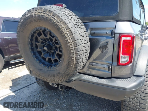 2022 Ford Bronco with VIN 1FMDE5BH9NLB87372, listed as a IAAI auction lot 42178135 with 71,585 mi miles and . Bid and sale history available at DreamBid. Image 6.
