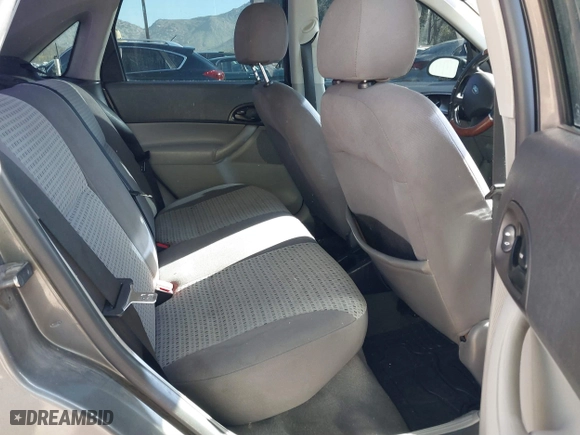 2007 Ford Focus S with VIN 1FAFP34N87W211893, listed as a IAAI auction lot 41861386 with 511,418 mi miles. Bid and sale history available at carsss.com. Image 8.