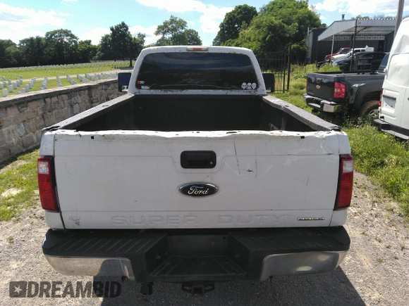 2014 Ford F-250 XL z VIN 1FTBF2B64EEB63961, wystawiony jako IAAI lot #42357797 z przebiegiem 211 419 mil mil oraz . Historia ofert i sprzedaży dostępna na DreamBid. Obrazek 16.