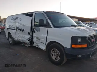 2003 GMC Savana Cargo Van Y3H Paratransit with VIN 1GTHG39U531108313, listed as a IAAI auction lot 40742517 with 126,065 mi miles. Bid and sale history available at carsss.com. Image 1.