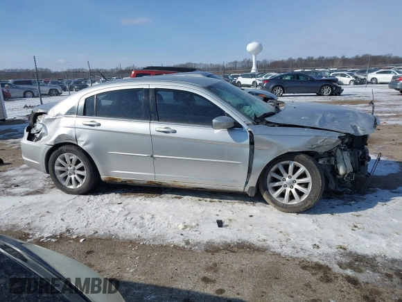2012 Chrysler 200 Touring with VIN 1C3CCBBG9CN321735, listed as a IAAI auction lot 41597517 with 163,747 mi miles. Bid and sale history available at carsss.com. Image 13.