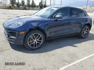 2022 Porsche Macan with VIN WP1AA2A51NLB06422, listed as a Copart auction lot 52024635 with 8,090 mi miles and Salvage Title. Bid and sale history available at carsss.com. Image 1.
