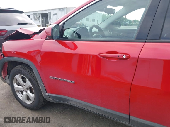 2018 Jeep Compass Latitude with VIN 3C4NJDBB9JT160925, listed as a IAAI auction lot 42301928 with 327,387 mi miles and . Bid and sale history available at DreamBid. Image 14.
