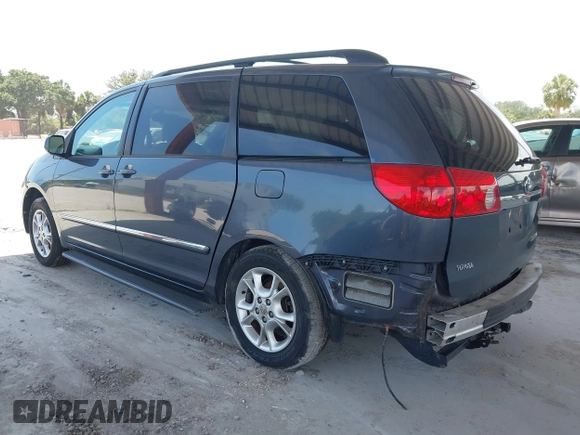 2006 Toyota Sienna XLE z VIN 5TDZA22C06S495720, wystawiony jako IAAI lot #42379521 z przebiegiem 65 375 mil mil oraz . Historia ofert i sprzedaży dostępna na DreamBid. Obrazek 3.