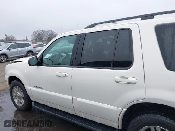 2002 Mercury Mountaineer Convenience z VIN 4M2ZU86W12ZJ35003, wystawiony jako IAAI lot #41193635 z przebiegiem 168 601 mil mil oraz . Historia ofert i sprzedaży dostępna na DreamBid. Obrazek 14.