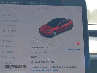 2022 Tesla Model 3 Long Range z VIN 5YJ3E1EB5NF174606, wystawiony jako IAAI lot #42463894 z przebiegiem 36 677 mil mil oraz . Historia ofert i sprzedaży dostępna na DreamBid. Obrazek 7.