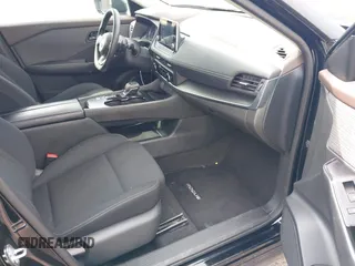2023 Nissan Rogue S z VIN 5N1BT3AA1PC899142, wystawiony jako IAAI lot #42449369 z przebiegiem 48 754 mil mil oraz . Historia ofert i sprzedaży dostępna na DreamBid. Obrazek 5.