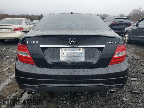 2013 Mercedes-Benz C 300 Sport with VIN WDDGF8AB7DR275335, listed as a Copart auction lot 51602815 with 139,423 mi miles and Clean Title. Bid and sale history available at DreamBid. Image 6.