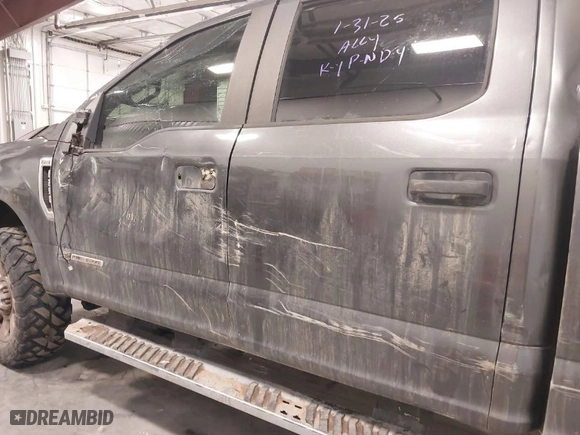 2019 Ford Super Duty F-250 SRW XL with VIN 1FT7W2BT3KEF12745, listed as a IAAI auction lot 41633562 with 184,656 mi miles. Bid and sale history available at carsss.com. Image 16.