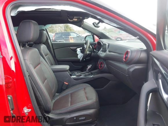 2022 Chevrolet Blazer RS z VIN 3GNKBKRS8NS172965, wystawiony jako IAAI lot #41610547 z przebiegiem 43 333 mil mil oraz . Historia ofert i sprzedaży dostępna na DreamBid. Obrazek 5.