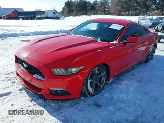 2015 Ford Mustang V6 z VIN 1FA6P8AM4F5314998, wystawiony jako IAAI lot #41292456 z przebiegiem 160 692 mil mil oraz . Historia ofert i sprzedaży dostępna na DreamBid. Obrazek 2.
