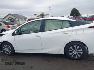2022 Toyota Prius L Eco with VIN JTDKAMFU3N3188445, listed as a IAAI auction lot 41138076 with 25,225 mi miles and . Bid and sale history available at DreamBid. Image 15.