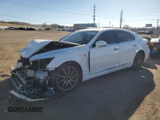 2013 Lexus LS 460 z VIN JTHCL5EFXD5017295, wystawiony jako Copart lot #88172535 z przebiegiem 118 639 mil mil oraz Szkody całkowita. Historia ofert i sprzedaży dostępna na DreamBid. Obrazek 1.