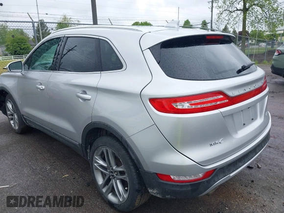 2017 Lincoln MKC Reserve z VIN 5LMCJ3D90HUL70673, wystawiony jako IAAI lot #42254648 z przebiegiem 100 465 mil mil oraz . Historia ofert i sprzedaży dostępna na DreamBid. Obrazek 3.