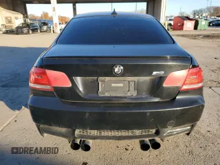 2010 BMW M3 z VIN WBSWD9C59AP363375, wystawiony jako Copart lot #82817564 z przebiegiem 130 714 mil mil oraz Czysty tytuł • Clean title. Historia ofert i sprzedaży dostępna na DreamBid. Obrazek 6.