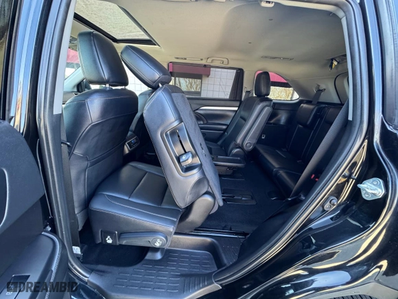 2018 Toyota Highlander SE with VIN 5TDJZRFH1JS852352, listed as a Copart auction lot 54444065 with 174,793 mi miles and Clean Title. Bid and sale history available at carsss.com. Image 12.
