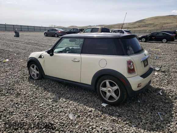 2009 MINI Cooper Hardtop with VIN WMWMF33509TU72832, listed as a Copart auction lot 53357785 with 103,633 mi miles and Salvage Title. Bid and sale history available at carsss.com. Image 2.