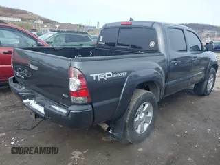 2014 Toyota Tacoma with VIN 3TMLU4EN1EM148353, listed as a IAAI auction lot 41602756 with 89,563 mi miles. Bid and sale history available at carsss.com. Image 4.