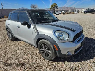 2011 MINI Countryman S z VIN WMWZC3C53BWL79001, wystawiony jako Copart lot #49748895 z przebiegiem 123 882 mil mil oraz Czysty tytuł • Clean title. Historia ofert i sprzedaży dostępna na DreamBid. Obrazek 1.