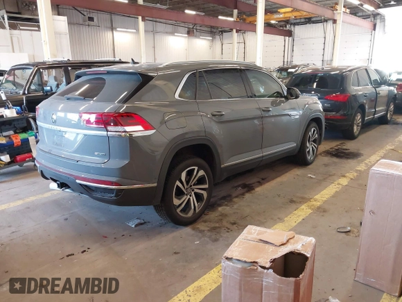 2021 Volkswagen Atlas SEL Premium with VIN 1V2TE2CA8MC207933, listed as a IAAI auction lot 41823640 with 64,425 mi miles and . Bid and sale history available at DreamBid. Image 4.