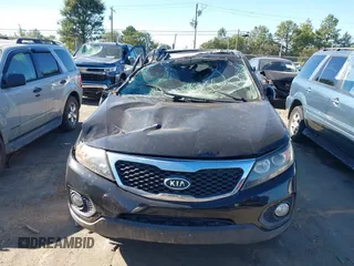 2013 Kia Sorento EX with VIN 5XYKUDA22DG412022, listed as a IAAI auction lot 40567674 with 177,189 mi miles. Bid and sale history available at carsss.com. Image 12.