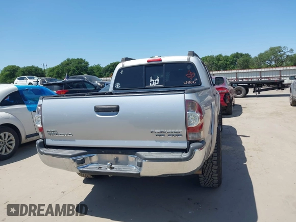 2010 Toyota Tacoma PreRunner z VIN 3TMJU4GN3AM098103, wystawiony jako IAAI lot #41981209 z przebiegiem 218 329 mil mil oraz . Historia ofert i sprzedaży dostępna na DreamBid. Obrazek 16.