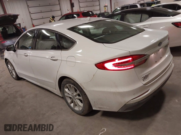 2019 Ford Fusion SE with VIN 3FA6P0H78KR210183, listed as a IAAI auction lot 41489110 with 139,615 mi miles. Bid and sale history available at carsss.com. Image 3.