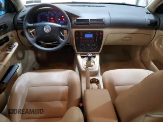 2004 Volkswagen Passat GLS z VIN WVWPD63B24P158792, wystawiony jako Copart lot #53449945 z przebiegiem 90 749 mil mil oraz Szkoda całkowita • Salvage title. Historia ofert i sprzedaży dostępna na DreamBid. Obrazek 8.