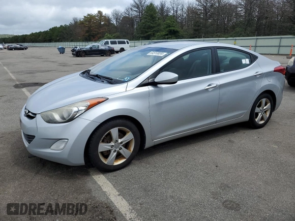 2013 Hyundai Elantra GLS z VIN 5NPDH4AE9DH382677, wystawiony jako Copart lot #64910834 z przebiegiem 209 074 mil mil oraz Nie do naprawy. Historia ofert i sprzedaży dostępna na DreamBid. Obrazek 1.