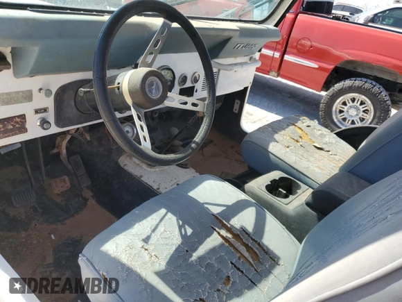 1978 Jeep CJ z VIN J8F83AH110988, wystawiony jako Copart lot #73996844 z przebiegiem Nie podano mil oraz Czysty tytuł • Clean title. Historia ofert i sprzedaży dostępna na DreamBid. Obrazek 8.