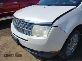 2010 Lincoln MKX with VIN 2LMDJ6JC7ABJ13051, listed as a IAAI auction lot 41888270 with 153,132 mi miles. Bid and sale history available at carsss.com. Image 6.