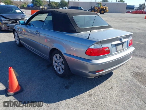 2006 BMW 3 Series 325Ci with VIN WBABW33426PX84492, listed as a IAAI auction lot 41658186 with 152,477 mi miles. Bid and sale history available at carsss.com. Image 3.