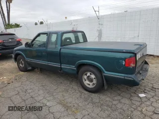 1996 GMC Sonoma SLS with VIN 1GTCS19X6T8519623, listed as a Copart auction lot 80537424 with 207,741 mi miles and Salvage Title. Bid and sale history available at carsss.com. Image 2.