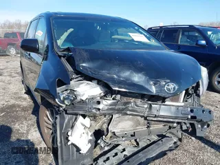 2016 Toyota Sienna XLE with VIN 5TDYK3DC3GS697173, listed as a IAAI auction lot 40899585 with 121,693 mi miles. Bid and sale history available at carsss.com. Image 6.