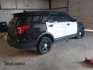 2017 Ford Police Interceptor Utility with VIN 1FM5K8ARXHGC63042, listed as a IAAI auction lot 42449445 with 82,606 mi miles and . Bid and sale history available at DreamBid. Image 4.