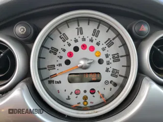 2006 MINI Hardtop с VIN WMWRC33586TK70945, выставлен на аукционе Copart как лот 57802225 с пробегом 131 581 миль миль и Чистый • Clean title. История ставок и продаж доступна на DreamBid. Изображение 9.