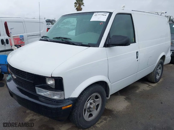 2004 Chevrolet Astro Cargo Van with VIN 1GCDM19X54B119765, listed as a IAAI auction lot 41777564 with 162,810 mi miles. Bid and sale history available at carsss.com. Image 2.