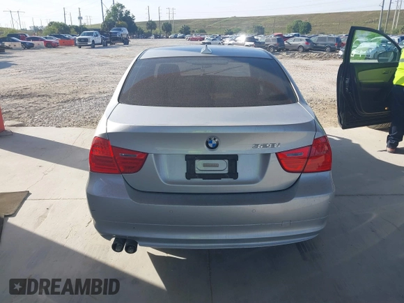 2010 BMW 3 Series 328i with VIN WBAPH7G52ANM47948, listed as a IAAI auction lot 41629774 with 161,027 mi miles and . Bid and sale history available at carsss.com. Image 16.
