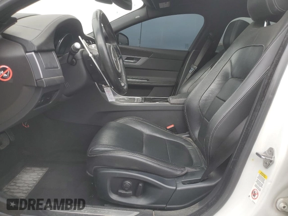 2016 Jaguar XF 35t R-Sport with VIN SAJBF4BV0GCY08737, listed as a Copart auction lot 48584075 with 113,284 mi miles and Clean Title. Bid and sale history available at carsss.com. Image 7.
