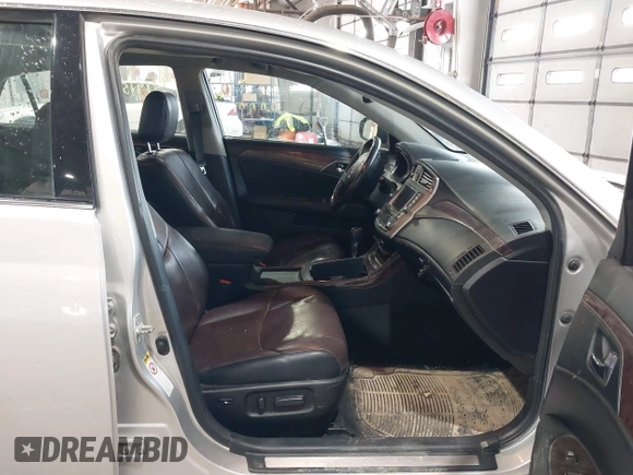 2012 Toyota Avalon with VIN 4T1BK3DB3CU440979, listed as a IAAI auction lot 41915347 with 131,046 mi miles. Bid and sale history available at carsss.com. Image 5.