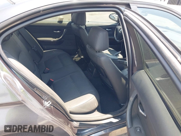 2007 BMW 3 Series 328i with VIN WBAVC53567FZ73468, listed as a IAAI auction lot 42750425 with 174,381 mi miles and . Bid and sale history available at DreamBid. Image 8.