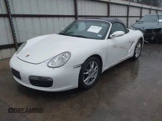 2006 Porsche Boxster с VIN WP0CA29866U710858, выставлен на аукционе IAAI как лот 41531596 с пробегом 131 849 миль миль и . История ставок и продаж доступна на DreamBid. Изображение 21.