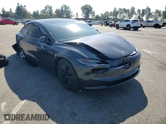 2025 Tesla Model 3 Long Range z VIN 5YJ3E1EB0SF986178, wystawiony jako Copart lot #57612115 z przebiegiem Nie podano mil oraz Szkoda całkowita • Salvage title. Historia ofert i sprzedaży dostępna na DreamBid. Obrazek 14.