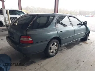 1996 Honda Accord LX с VIN 1HGCE182XTA005233, выставлен на аукционе IAAI как лот 42021131 с пробегом 45 151 миль миль и . История ставок и продаж доступна на DreamBid. Изображение 4.